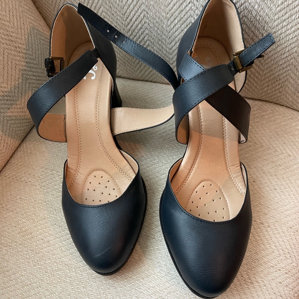 TG brand navy blue heels. Like new size 10